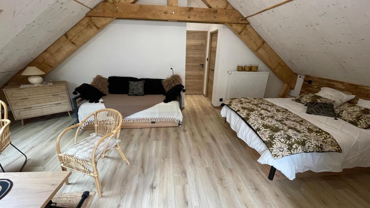 Chambres D'Hotes Les Chambres D'Elsa Albiez-Montrond Exterior foto